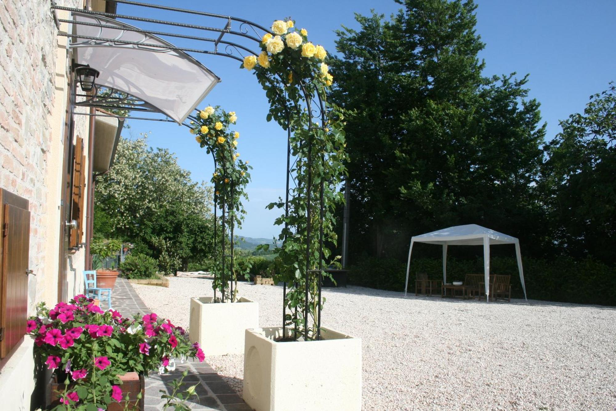 B&B La Fenice Montegridolfo Exterior foto